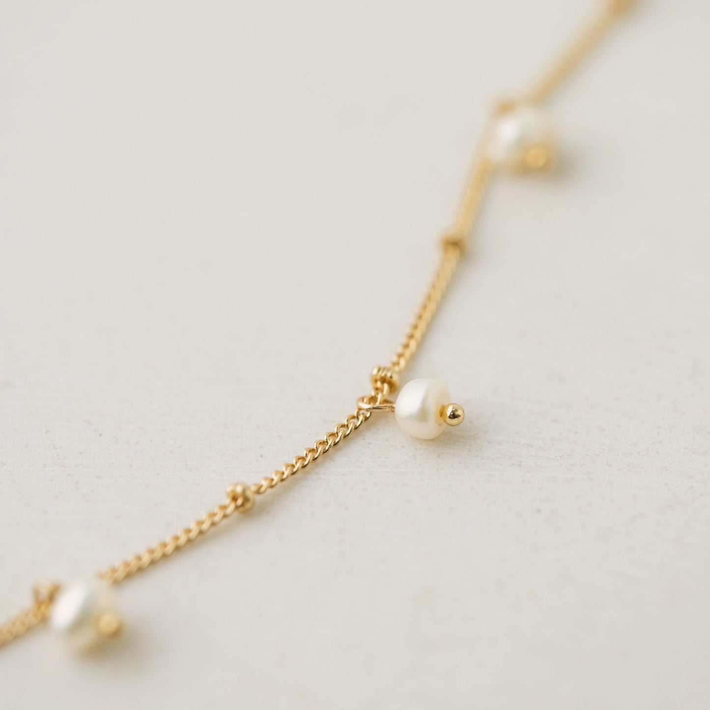 Dot Pearl Lariat Gold Necklace