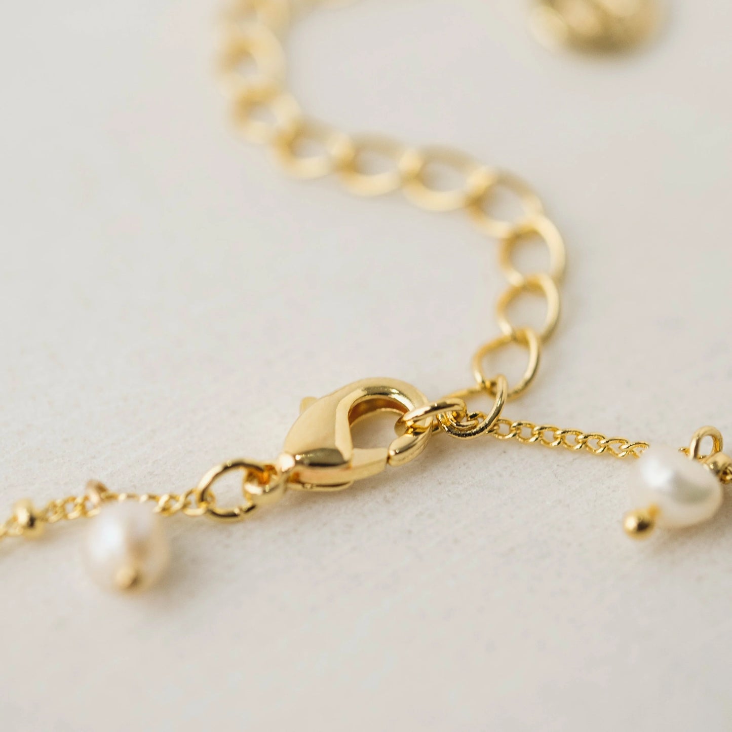 Dot Pearl Lariat Gold Necklace