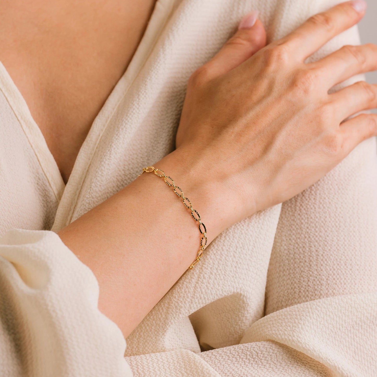 Swift Chain Gold Bracelet