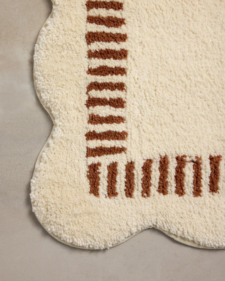 Valerie Area Rug in by Loloi