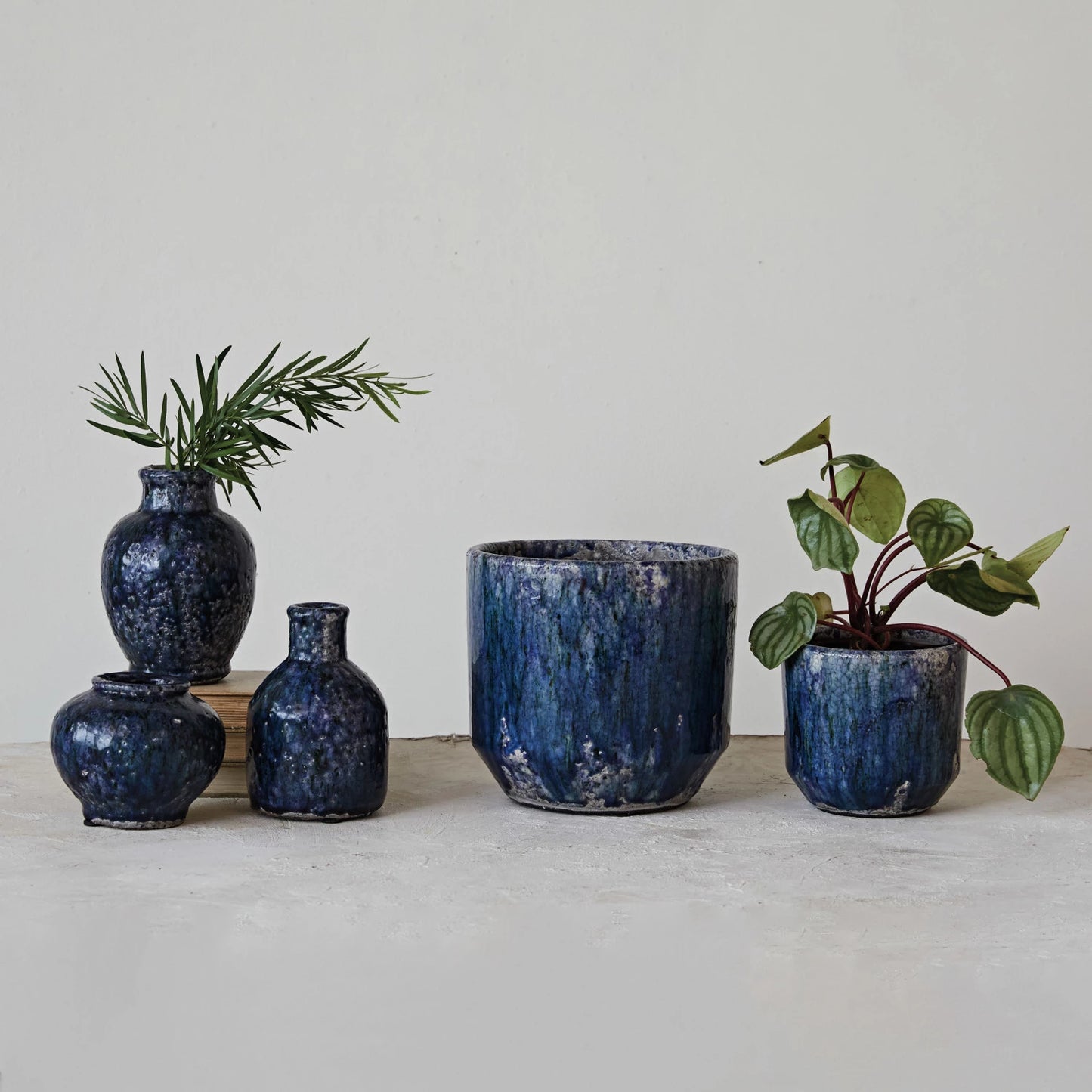 Small Terra-cotta Vases in Navy