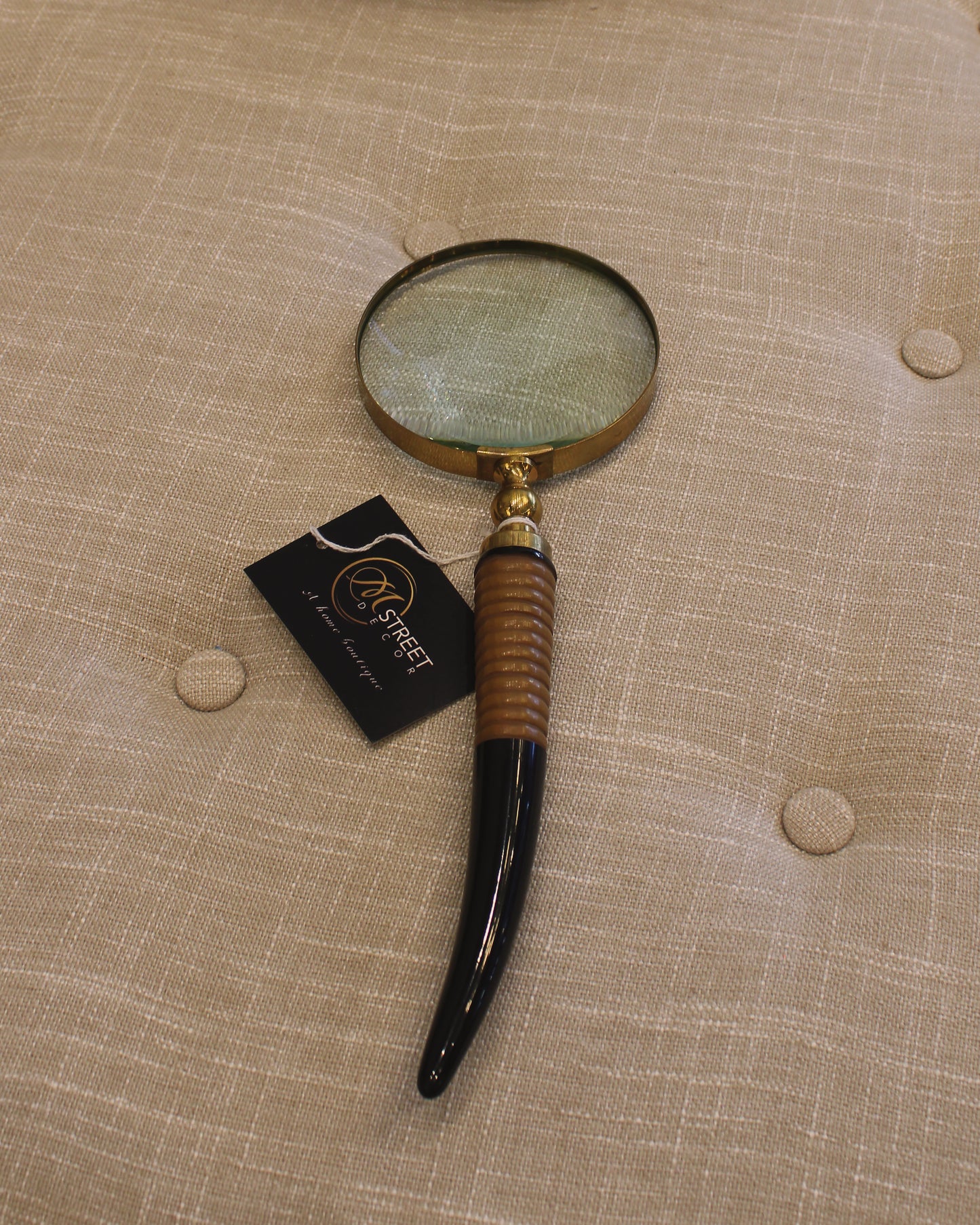 Curved Spiral Handle Magnifying Glass