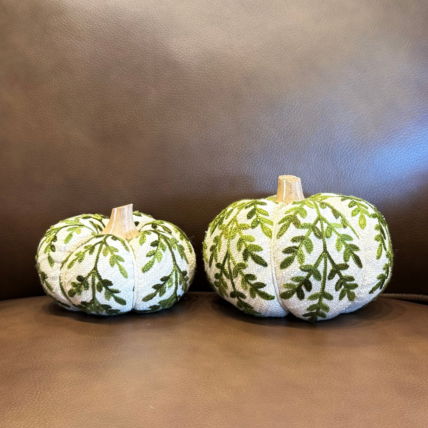 Green Foliage Knit Pumpkin w/ Wood Stem