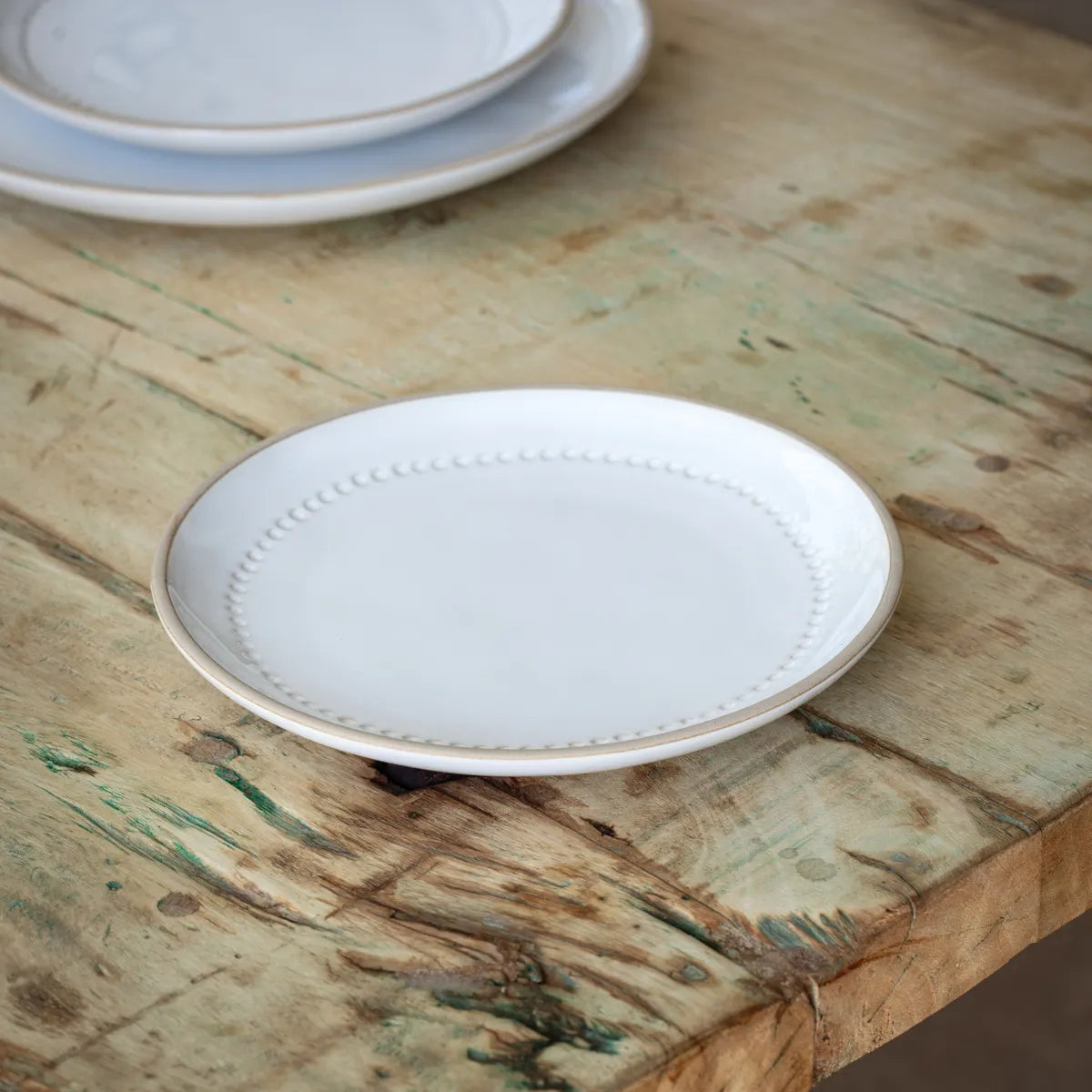 Isabella White Stoneware Dish Collection