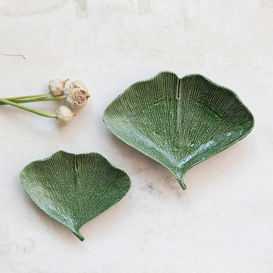 Debossed Stoneware Gingko Leaf Shaped Plates