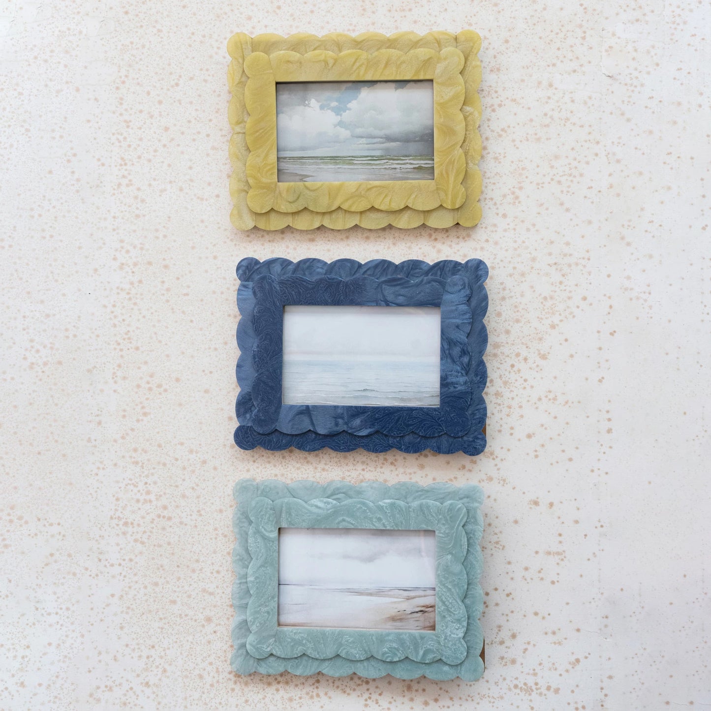 2-Layer Scalloped Photo Frame